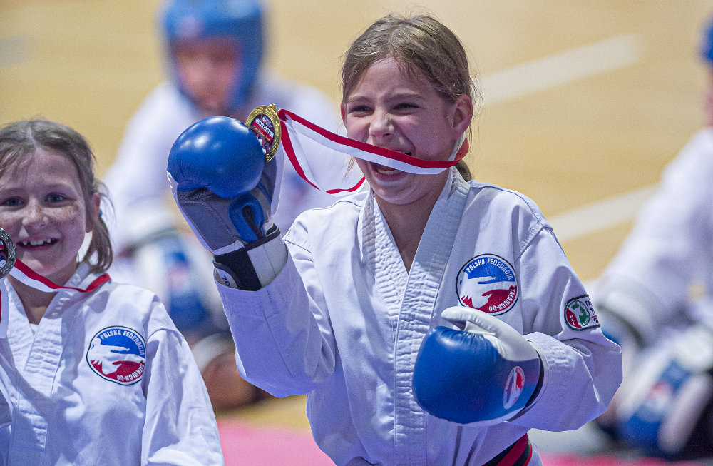 Dzieci z klubu Taekwon-Do po wydarzeniu sportowym
